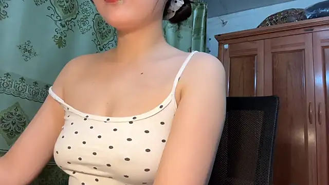 Snapshot of LinYi_Office chatting on July 1, 2026, 1:06 am LinYi Office online show from July 1, 2026, 1:06 am