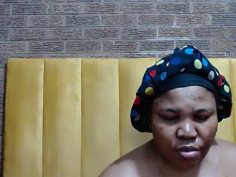 Snapshot of GiantDeal69 chatting on June 22, 2026, 1:08 pm GiantDeal69 online show from June 22, 2026, 1:08 pm