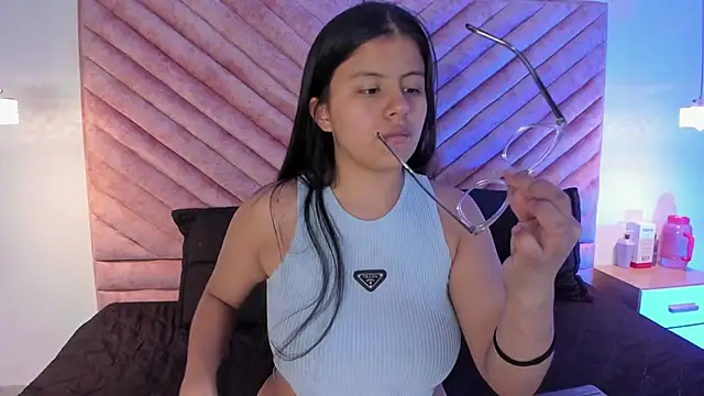 Snapshot of sasha_roldann chatting on October 8, 2025, 7:14 pm sasha roldann online show from October 8, 2025, 7:14 pm