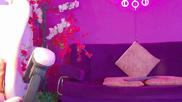 Snapshot of Daliana_Gounbolt chatting on June 24, 2026, 1:43 pm Daliana Gounbolt online show from June 24, 2026, 1:43 pm