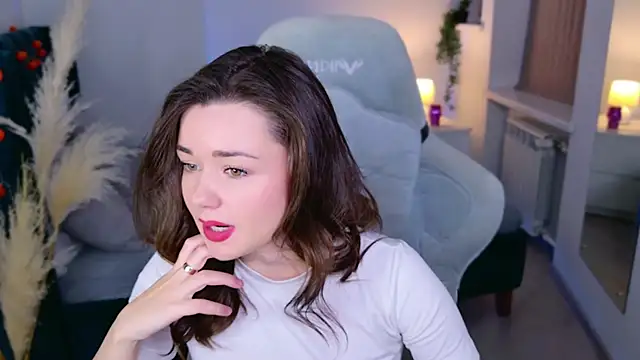 Snapshot of AvaFlower chatting on October 18, 2025, 2:19 pm AvaFlower online show from October 18, 2025, 2:19 pm