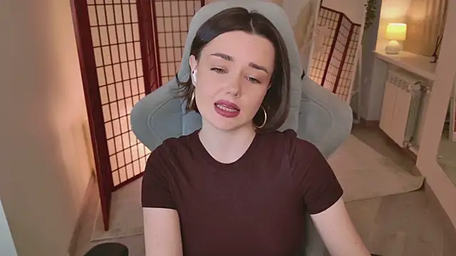 Snapshot of AvaFlower chatting on November 18, 2025, 3:15 pm AvaFlower online show from November 18, 2025, 3:15 pm