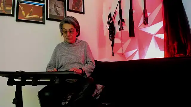 MistressNyx cg online show from October 14, 2025, 2:17 pm