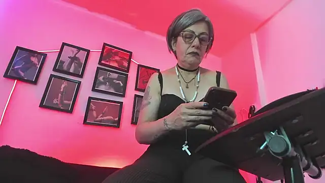 MistressNyx cg online show from February 3, 2026, 3:50 pm