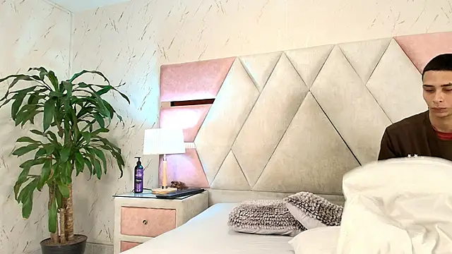 Snapshot of Zoelucas chatting on March 14, 2026, 11:49 am Zoelucas online show from March 14, 2026, 11:49 am