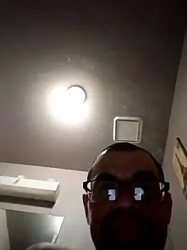 Snapshot of Crossedsissy chatting on March 10, 2026, 8:57 pm Crossedsissy online show from March 10, 2026, 8:57 pm