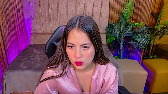 Snapshot of juanita_tay chatting on July 15, 2026, 11:39 am juanita tay online show from July 15, 2026, 11:39 am