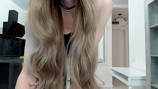 Snapshot of Kitty_Player chatting on July 18, 2026, 9:40 am Kitty Player online show from July 18, 2026, 9:40 am