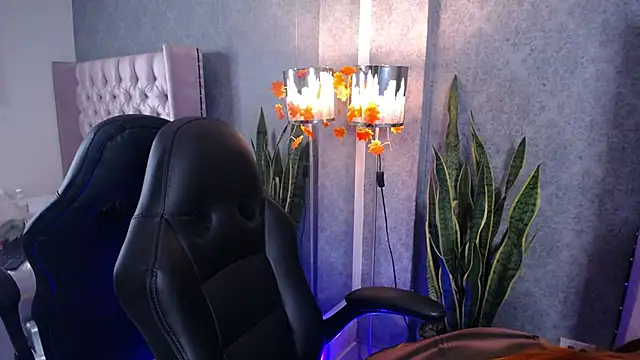 laila stilwiills online show from March 20, 2026, 6:14 am