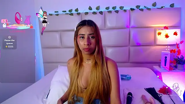 Snapshot of laila_stilwiills chatting on November 6, 2025, 8:18 am laila stilwiills online show from November 6, 2025, 8:18 am