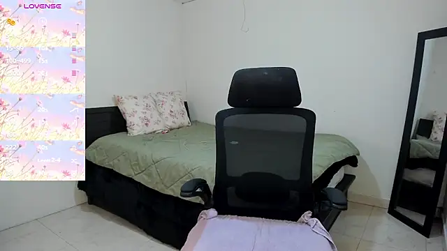 MariamCastiblanco online show from February 13, 2026, 4:07 pm