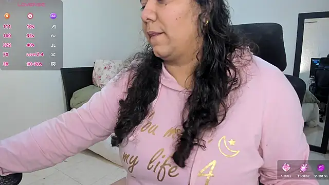 MariamCastiblanco online show from June 13, 2026, 10:29 pm