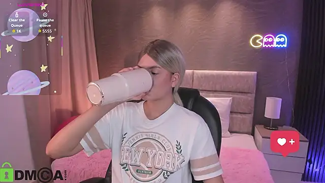 Snapshot of Arinextdoor chatting on February 5, 2026, 3:57 am Arinextdoor online show from February 5, 2026, 3:57 am