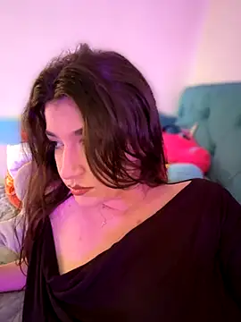 ScarletBloom  online show from October 21, 2025, 12:37 pm