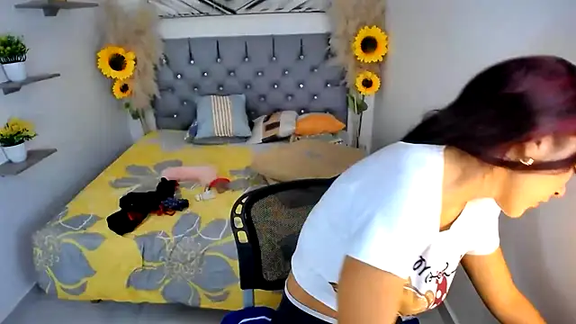 Snapshot of wild_couple_sex_69 chatting on May 19, 2026, 1:40 pm wild couple sex 69 online show from May 19, 2026, 1:40 pm