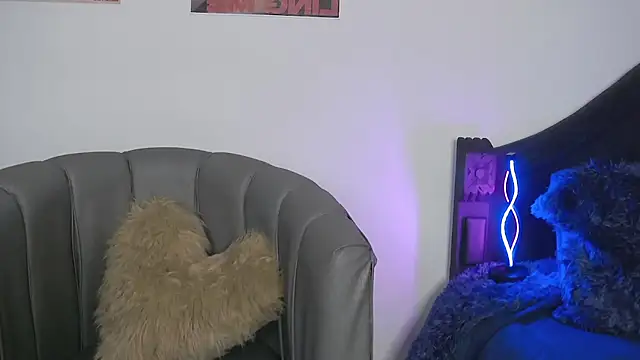 Snapshot of CoralieBronson chatting on February 14, 2026, 3:40 am CoralieBronson online show from February 14, 2026, 3:40 am