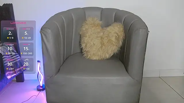 Snapshot of CoralieBronson chatting on February 19, 2026, 1:13 am CoralieBronson online show from February 19, 2026, 1:13 am
