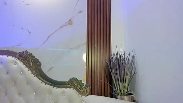 Snapshot of CoralieBronson chatting on November 12, 2025, 8:23 pm CoralieBronson online show from November 12, 2025, 8:23 pm