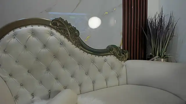 Snapshot of CoralieBronson chatting on November 23, 2025, 12:59 pm CoralieBronson online show from November 23, 2025, 12:59 pm