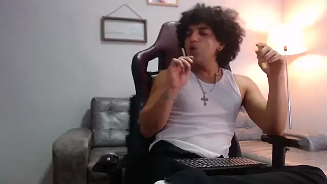 Snapshot of Xfire_boy69 chatting on October 11, 2025, 1:06 am Xfire boy69 online show from October 11, 2025, 1:06 am