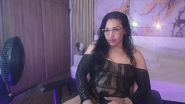 IvyShine7 online show from May 4, 2026, 7:28 pm
