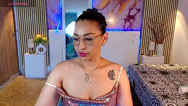 Snapshot of IvyShine7 chatting on July 15, 2026, 6:04 pm IvyShine7 online show from July 15, 2026, 6:04 pm