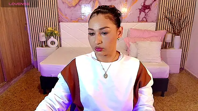 Snapshot of IvyShine7 chatting on July 13, 2026, 6:40 pm IvyShine7 online show from July 13, 2026, 6:40 pm