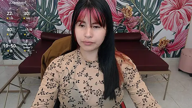 Nina harper  online show from October 3, 2025, 8:10 pm