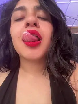 EmilyNoir1 online show from April 21, 2026, 10:05 pm