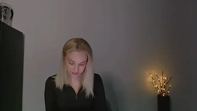 Snapshot of Lia_noo_regrets chatting on May 15, 2026, 5:00 pm Lia noo regrets online show from May 15, 2026, 5:00 pm