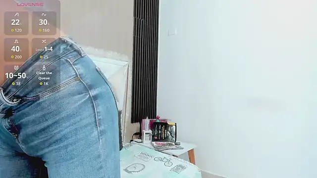 Snapshot of karen_matwell chatting on December 4, 2025, 11:15 pm karen matwell online show from December 4, 2025, 11:15 pm