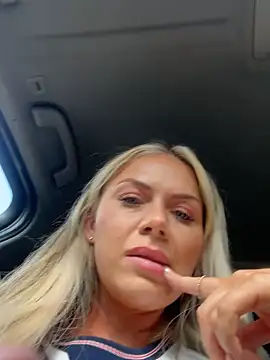Snapshot of goddessbarbiexo chatting on June 18, 2026, 7:40 am goddessbarbiexo online show from June 18, 2026, 7:40 am