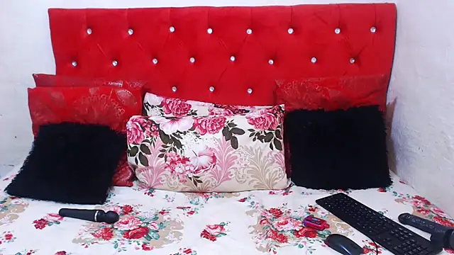 GoldSnowXxX online show from December 1, 2025, 1:01 pm