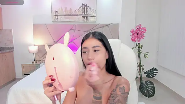 Snapshot of miranda_crawfor chatting on November 24, 2025, 1:11 pm miranda crawfor online show from November 24, 2025, 1:11 pm