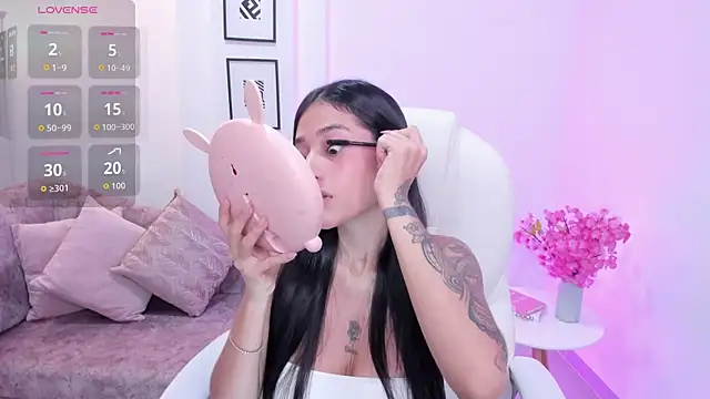 Snapshot of miranda_crawfor chatting on November 4, 2025, 12:20 pm miranda crawfor online show from November 4, 2025, 12:20 pm