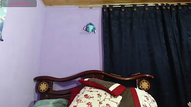 Snapshot of _Bombom__ chatting on October 31, 2025, 12:18 am Bombom online show from October 31, 2025, 12:18 am