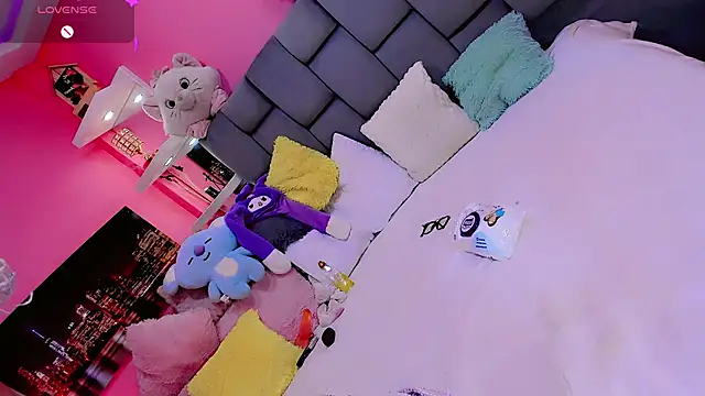 Snapshot of ShantyMillan chatting on October 14, 2025, 1:23 pm ShantyMillan online show from October 14, 2025, 1:23 pm