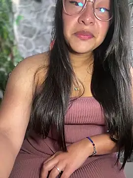 Liulee2 online show from November 2, 2025, 4:01 pm