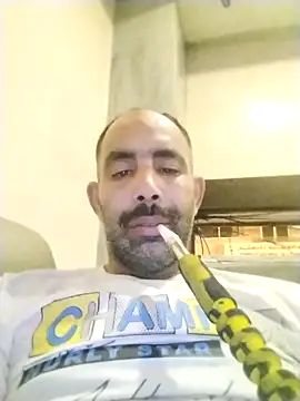 Snapshot of salimbasha chatting on October 19, 2025, 8:11 pm salimbasha online show from October 19, 2025, 8:11 pm