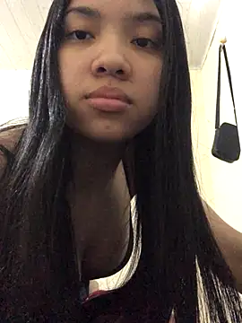 Snapshot of ashleyy20 chatting on December 3, 2025, 6:18 pm ashleyy20 online show from December 3, 2025, 6:18 pm