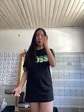 Snapshot of ashleyy20 chatting on October 14, 2025, 1:23 pm ashleyy20 online show from October 14, 2025, 1:23 pm