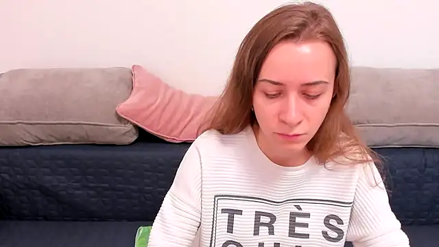 alisaakiss online show from November 1, 2025, 7:02 am