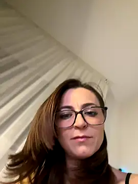 Snapshot of ClaireCrazy chatting on October 24, 2025, 4:00 am ClaireCrazy online show from October 24, 2025, 4:00 am