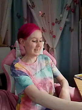 Snapshot of Fuzzy_Unicorn chatting on November 28, 2025, 7:47 pm Fuzzy Unicorn online show from November 28, 2025, 7:47 pm