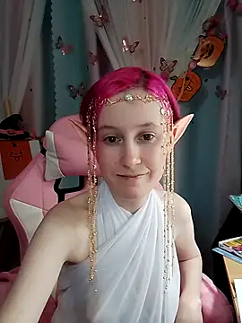 Snapshot of Fuzzy_Unicorn chatting on October 24, 2025, 7:24 pm Fuzzy Unicorn online show from October 24, 2025, 7:24 pm