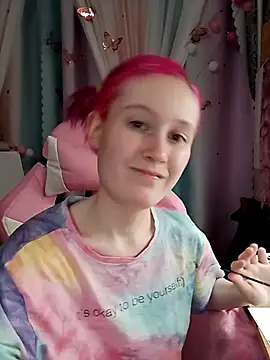 Snapshot of Fuzzy_Unicorn chatting on October 23, 2025, 7:23 pm Fuzzy Unicorn online show from October 23, 2025, 7:23 pm