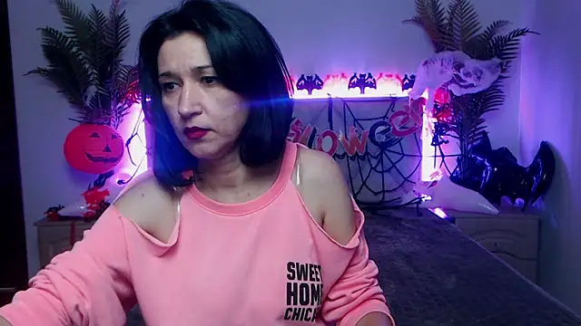 Snapshot of CameronEnns chatting on October 16, 2025, 12:35 pm CameronEnns online show from October 16, 2025, 12:35 pm