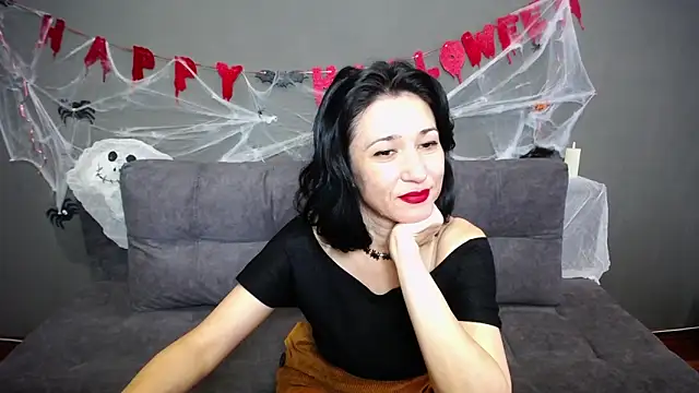 Snapshot of CameronEnns chatting on October 17, 2025, 8:28 am CameronEnns online show from October 17, 2025, 8:28 am