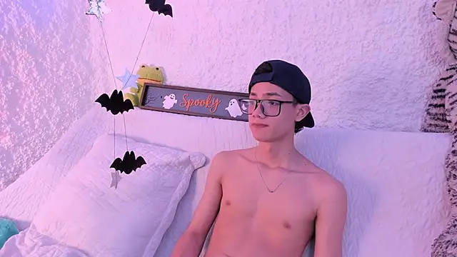 thiago kinghot online show from October 8, 2025, 12:50 pm