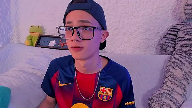 thiago kinghot online show from October 20, 2025, 5:09 am